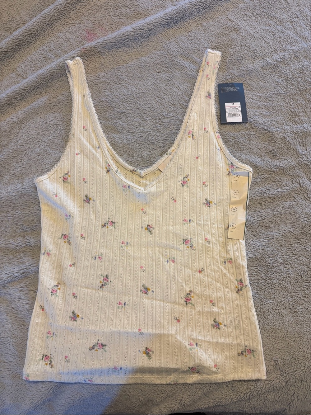 NWT: Women’s Cream Floral Ribbed V-Neck Tank Top
